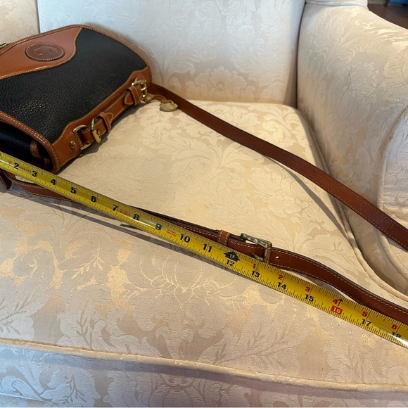 vintage black & tan Dooney & Bourke leather Crossbody bag. EUC - Picture 11 of 13